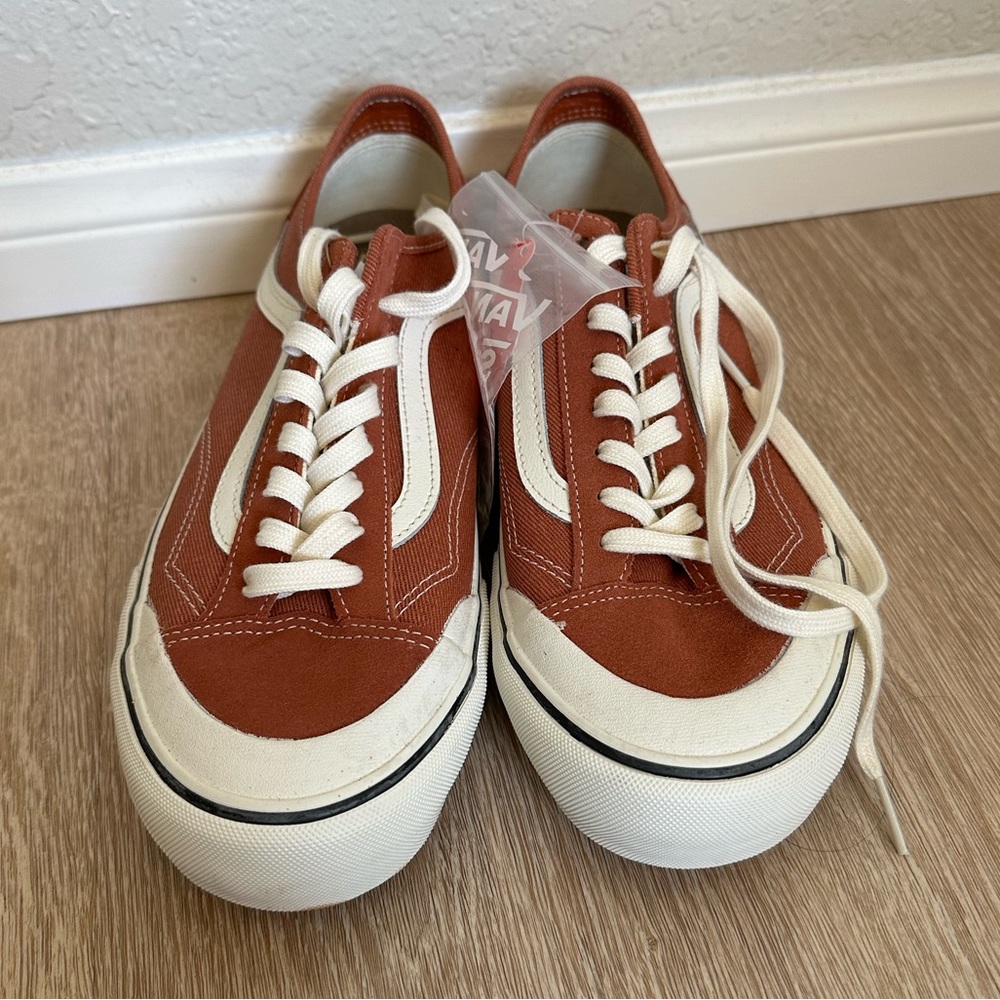 Vans - Men's Sneaker in Rust